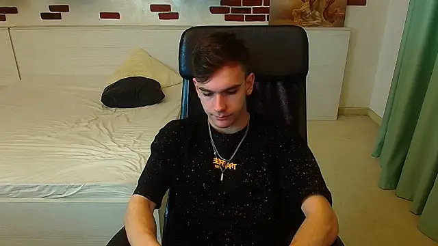 Snapshot of BradyFlint chatting on 12/01/25, 05:45 BradyFlint online show from 12/01/25, 05:45