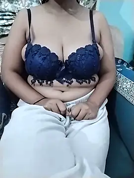 Snapshot of Lust_QueenDeepti chatting on 05/17/26, 07:43 Lust QueenDeepti online show from 05/17/26, 07:43