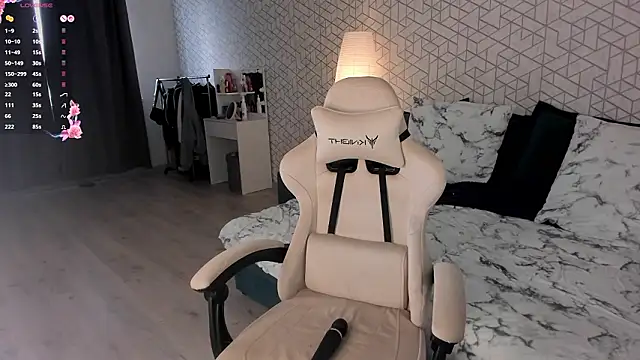 NayaValen online show from 03/30/26, 03:40