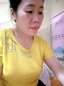 Snapshot of tabby-cat11 chatting on 10/16/25, 01:45 tabby-cat11 online show from 10/16/25, 01:45