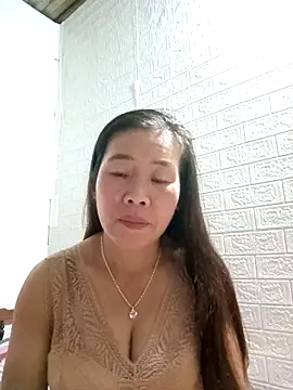 tabby-cat11 online show from 11/04/25, 01:43