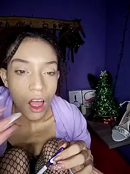 Snapshot of Luna-Vixen1 chatting on 11/21/25, 10:25 Luna-Vixen1 online show from 11/21/25, 10:25