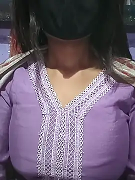 Snapshot of sardarni_001 chatting on 10/19/25, 05:46 sardarni 001 online show from 10/19/25, 05:46