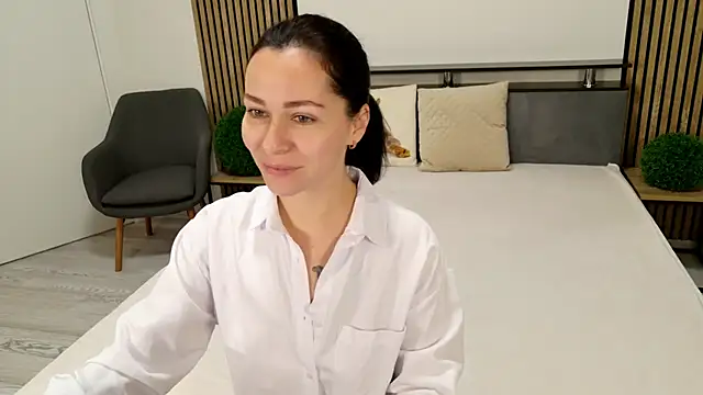 Snapshot of DitaNoir chatting on 11/02/25, 09:00 DitaNoir online show from 11/02/25, 09:00