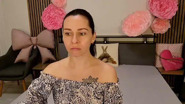 Snapshot of DitaNoir chatting on 02/14/26, 10:01 DitaNoir online show from 02/14/26, 10:01