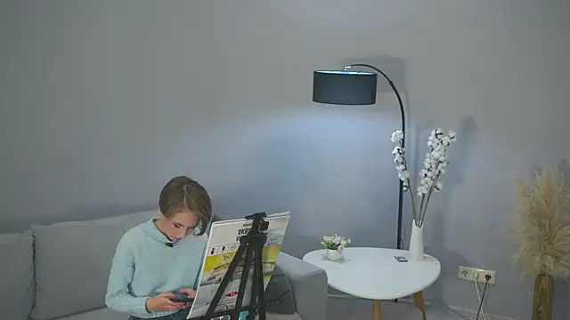 Snapshot of SabraDonkle chatting on 10/19/25, 10:49 SabraDonkle online show from 10/19/25, 10:49