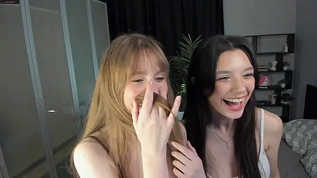 DemetraSadahiro online show from 11/18/25, 12:20