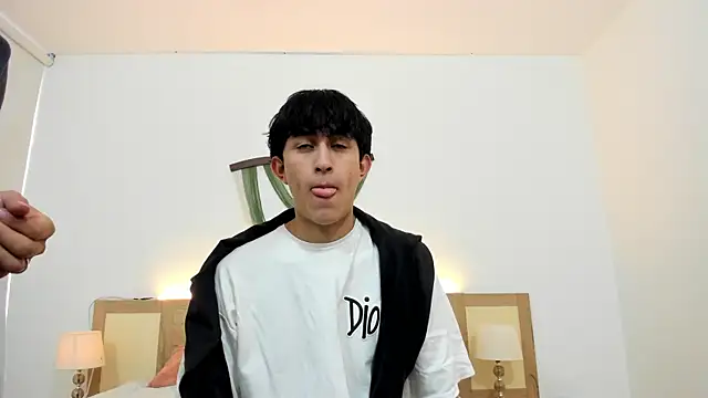 hoot booys  online show from 02/08/26, 08:45