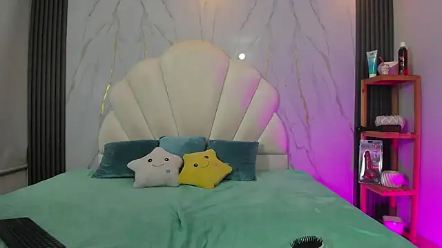 hoot booys  online show from 04/07/26, 03:40