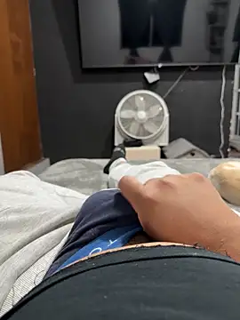 Snapshot of RMorales91 chatting on 12/20/25, 12:29 RMorales91 online show from 12/20/25, 12:29