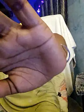 Snapshot of Desi_Maya69 chatting on 06/21/26, 05:04 Desi Maya69 online show from 06/21/26, 05:04