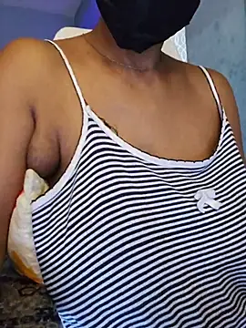 Snapshot of Desi_Maya69 chatting on 06/26/26, 05:45 Desi Maya69 online show from 06/26/26, 05:45