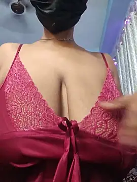 Snapshot of Desi_Maya69 chatting on 06/28/26, 04:40 Desi Maya69 online show from 06/28/26, 04:40