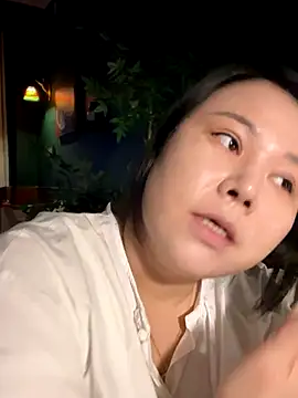 Snapshot of Alice9988 chatting on 10/19/25, 09:54 Alice9988 online show from 10/19/25, 09:54