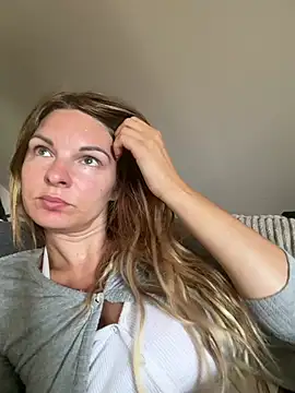 kinkysarahx online show from 07/14/26, 11:16