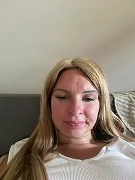 kinkysarahx online show from 07/28/26, 12:01