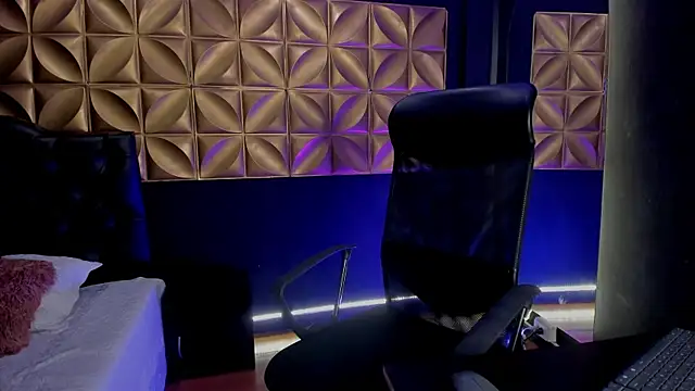 Snapshot of lovenatasha_ chatting on 10/28/25, 05:15 lovenatasha online show from 10/28/25, 05:15