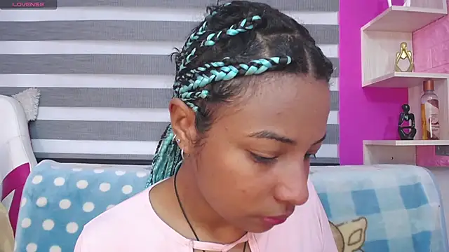 Snapshot of Zoe_Rider chatting on 12/14/25, 12:21 Zoe Rider online show from 12/14/25, 12:21