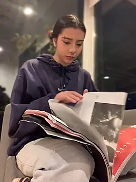 MiaaCute- online show from 10/25/25, 12:07