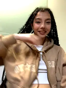 MiaaCute- online show from 11/11/25, 10:10