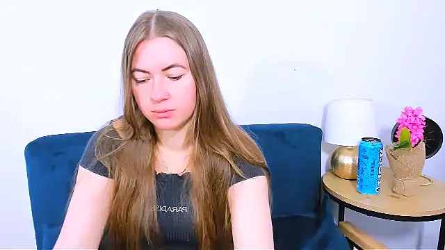 Snapshot of LeaNaughty chatting on 11/17/25, 07:36 LeaNaughty online show from 11/17/25, 07:36