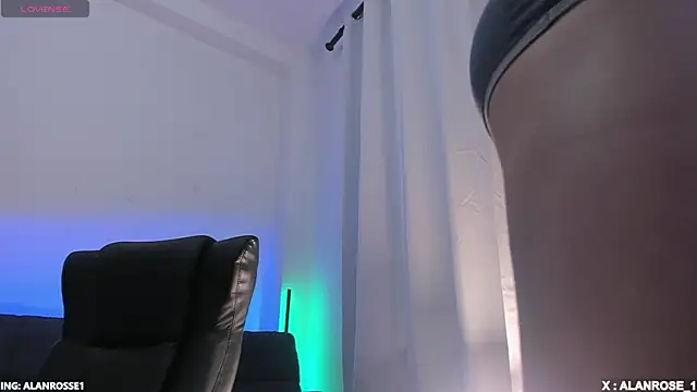 Snapshot of AlanRose01 chatting on 10/20/25, 02:28 AlanRose01 online show from 10/20/25, 02:28