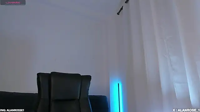 Snapshot of AlanRose01 chatting on 10/25/25, 03:14 AlanRose01 online show from 10/25/25, 03:14