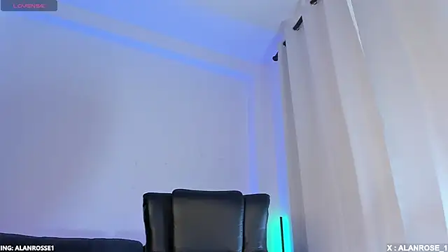 Snapshot of AlanRose01 chatting on 10/26/25, 04:24 AlanRose01 online show from 10/26/25, 04:24