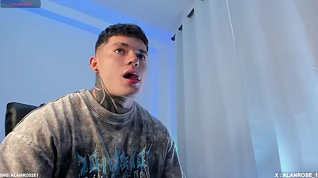 Snapshot of AlanRose01 chatting on 10/31/25, 07:26 AlanRose01 online show from 10/31/25, 07:26