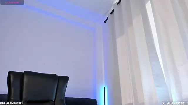 Snapshot of AlanRose01 chatting on 11/05/25, 01:00 AlanRose01 online show from 11/05/25, 01:00