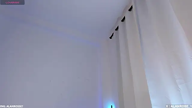 Snapshot of AlanRose01 chatting on 11/06/25, 01:23 AlanRose01 online show from 11/06/25, 01:23