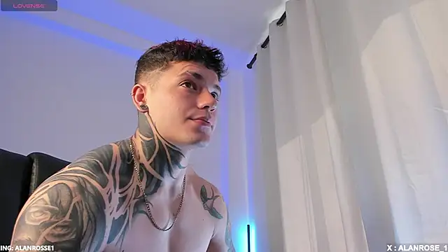 Snapshot of AlanRose01 chatting on 11/07/25, 01:33 AlanRose01 online show from 11/07/25, 01:33