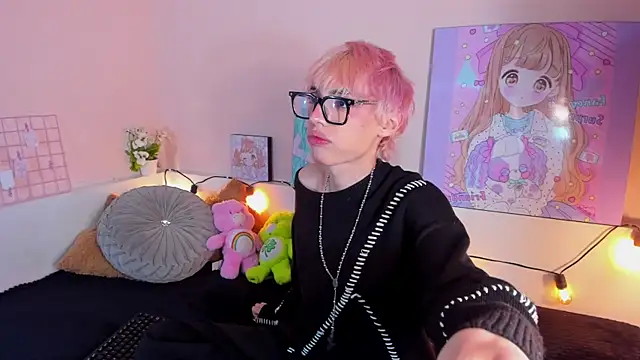 Strawberry Kitty  online show from 10/27/25, 03:32