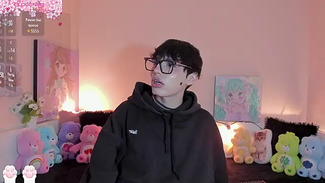 Strawberry Kitty  online show from 03/01/26, 02:02