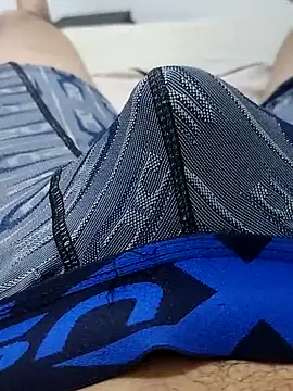 Snapshot of El_pajitas35 chatting on 10/24/25, 04:53 El pajitas35 online show from 10/24/25, 04:53