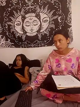 emily n abby online show from 03/18/26, 03:04