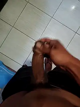 Snapshot of Marcelomhms chatting on 10/20/25, 08:20 Marcelomhms online show from 10/20/25, 08:20