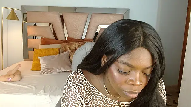 Maiacharris  online show from 11/07/25, 07:36