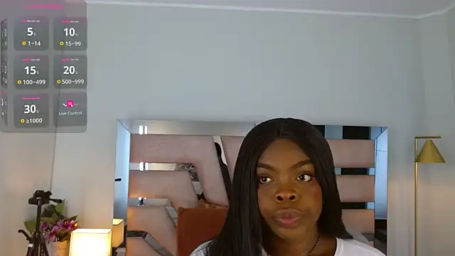 Maiacharris  online show from 11/28/25, 07:38