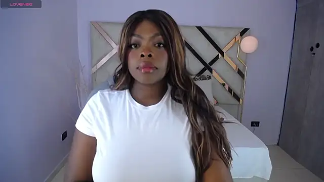 Maiacharris  online show from 02/03/26, 12:32