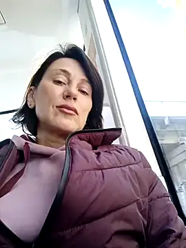 Snapshot of Luna_7777 chatting on 10/31/25, 09:43 Luna 7777 online show from 10/31/25, 09:43