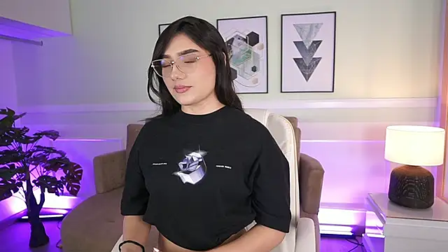 Snapshot of EmilyTurneer chatting on 11/05/25, 07:14 EmilyTurneer online show from 11/05/25, 07:14