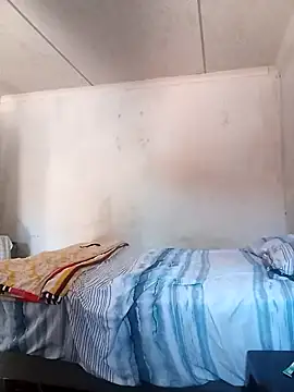 Snapshot of Roronae chatting on 10/25/25, 09:17 Roronae online show from 10/25/25, 09:17