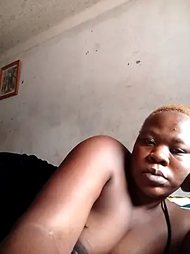 Snapshot of Roronae chatting on 11/20/25, 09:20 Roronae online show from 11/20/25, 09:20