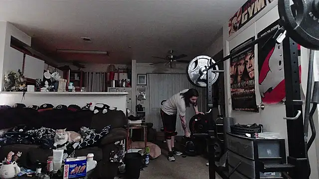 biggerisbetter12 online show from 02/02/26, 07:51