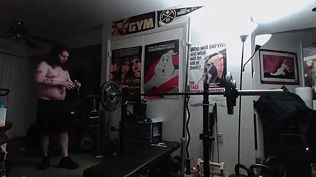 biggerisbetter12 online show from 05/13/26, 03:26
