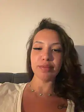 Snapshot of BiancaAva chatting on 06/17/26, 08:21 BiancaAva online show from 06/17/26, 08:21