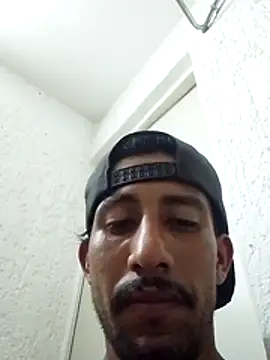 Snapshot of Orlao25cm chatting on 10/23/25, 04:45 Orlao25cm online show from 10/23/25, 04:45