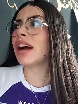 kaileyrivers online show from 04/15/26, 07:58