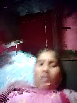 Snapshot of OliveGreen22 chatting on 11/07/25, 12:27 OliveGreen22 online show from 11/07/25, 12:27